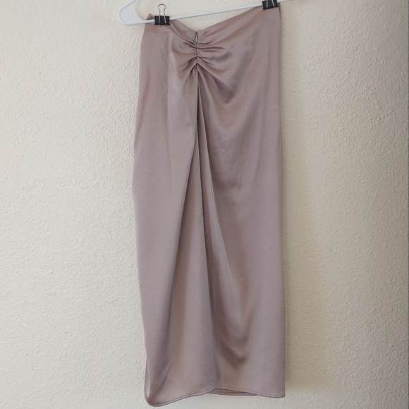 Zara satin effect knot skirt - Picture 2 of 9